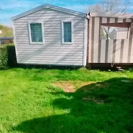 Camping مكان تخييم