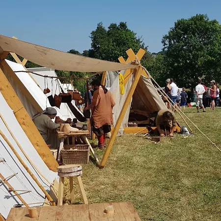 Camping مكان تخييم *